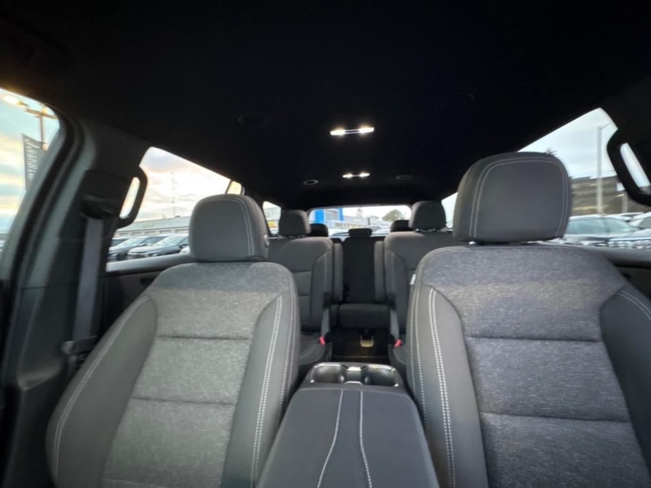 2024 Chevrolet Traverse LT  LIKE NEW 2LT Photo