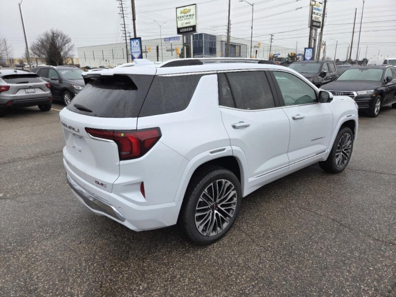 2026 GMC Terrain Denali  - Sunroof -  Cooled Seats Photo