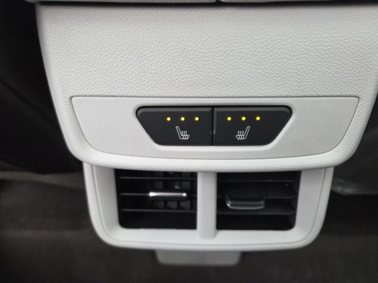 2026 GMC Terrain Denali  - Sunroof -  Cooled Seats Photo