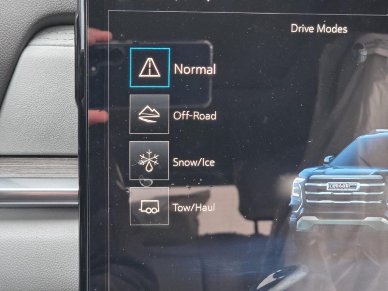 2026 GMC Terrain Denali  - Sunroof -  Cooled Seats Photo