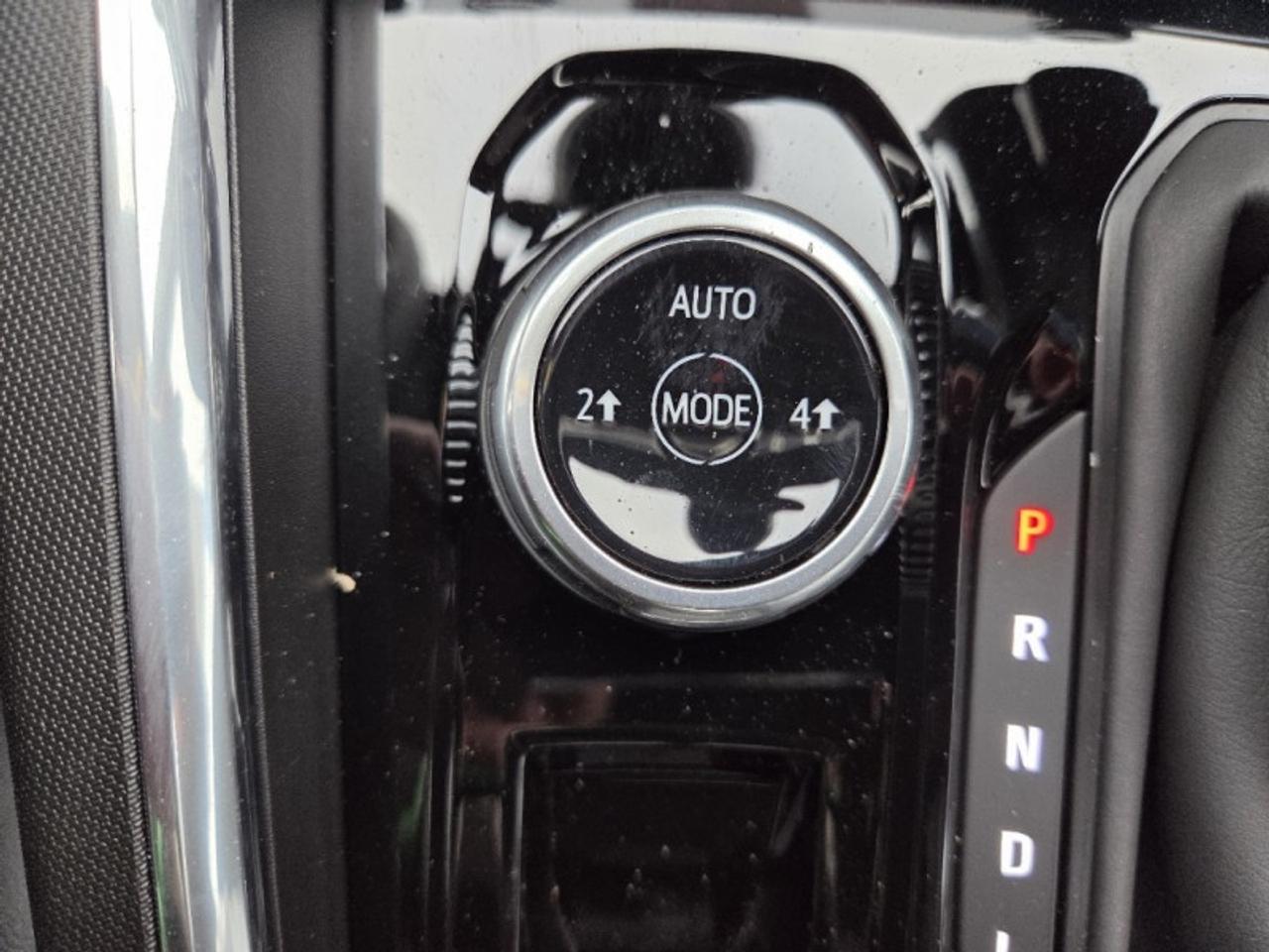 2026 GMC Canyon Elevation  -  Apple CarPlay Photo