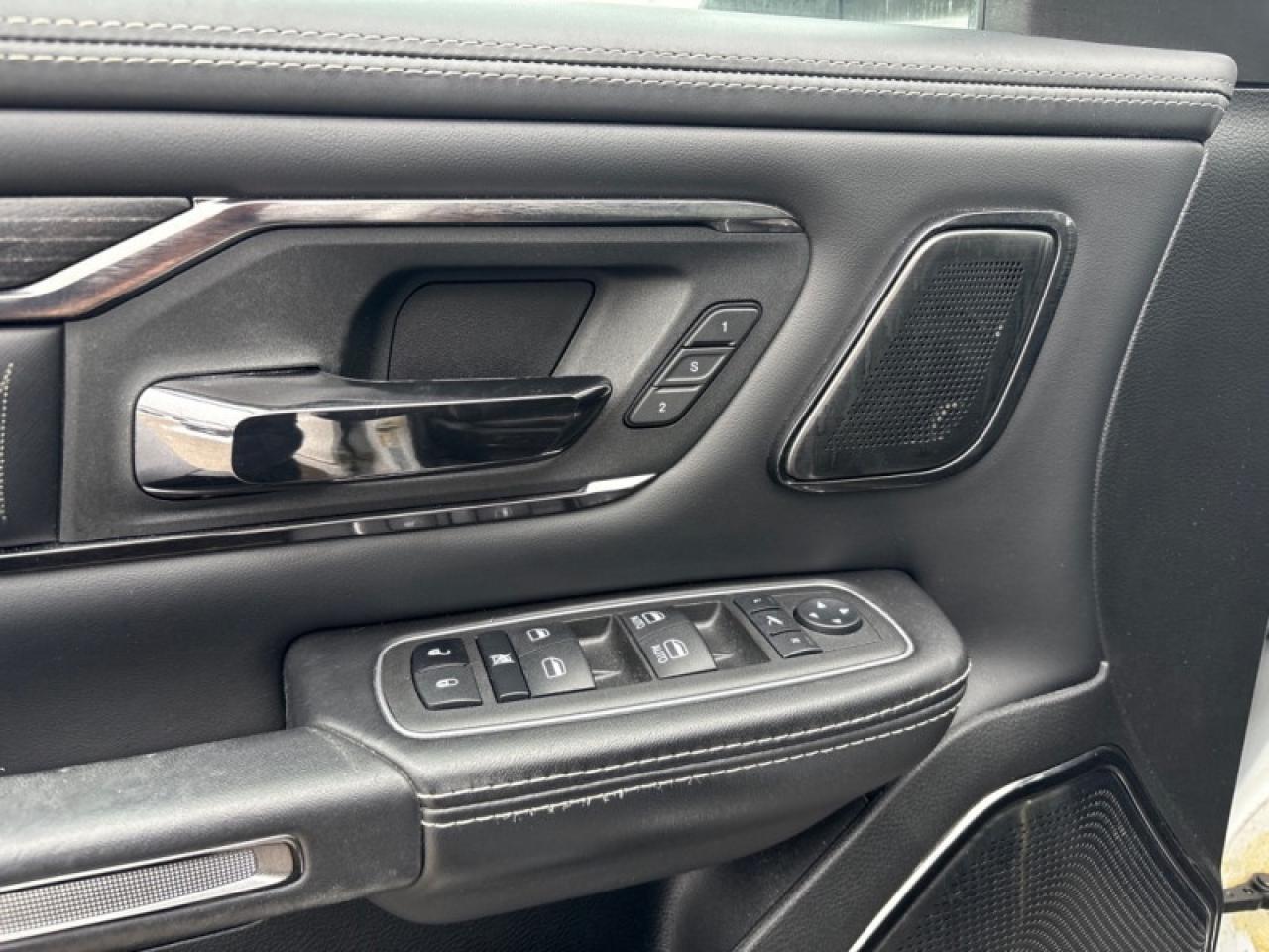 2022 RAM 1500 Limited  LVL 1|PANO ROOF| Photo