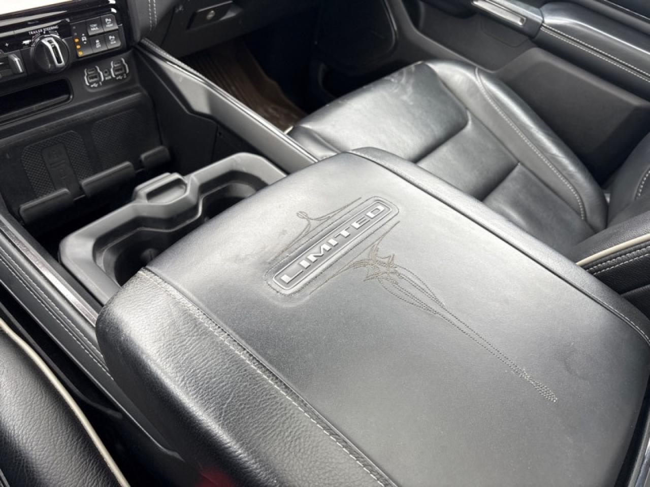 2022 RAM 1500 Limited  LVL 1|PANO ROOF| Photo