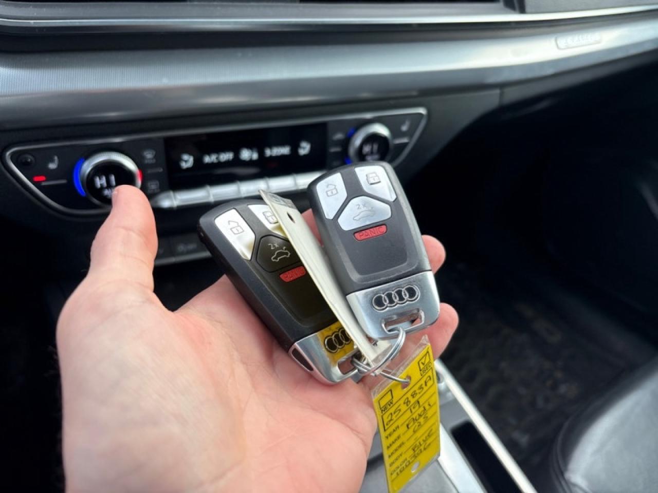 2019 Audi Q5 Progressiv 45 TFSI quattro  NAV|PANO ROOF| LOW KM Photo