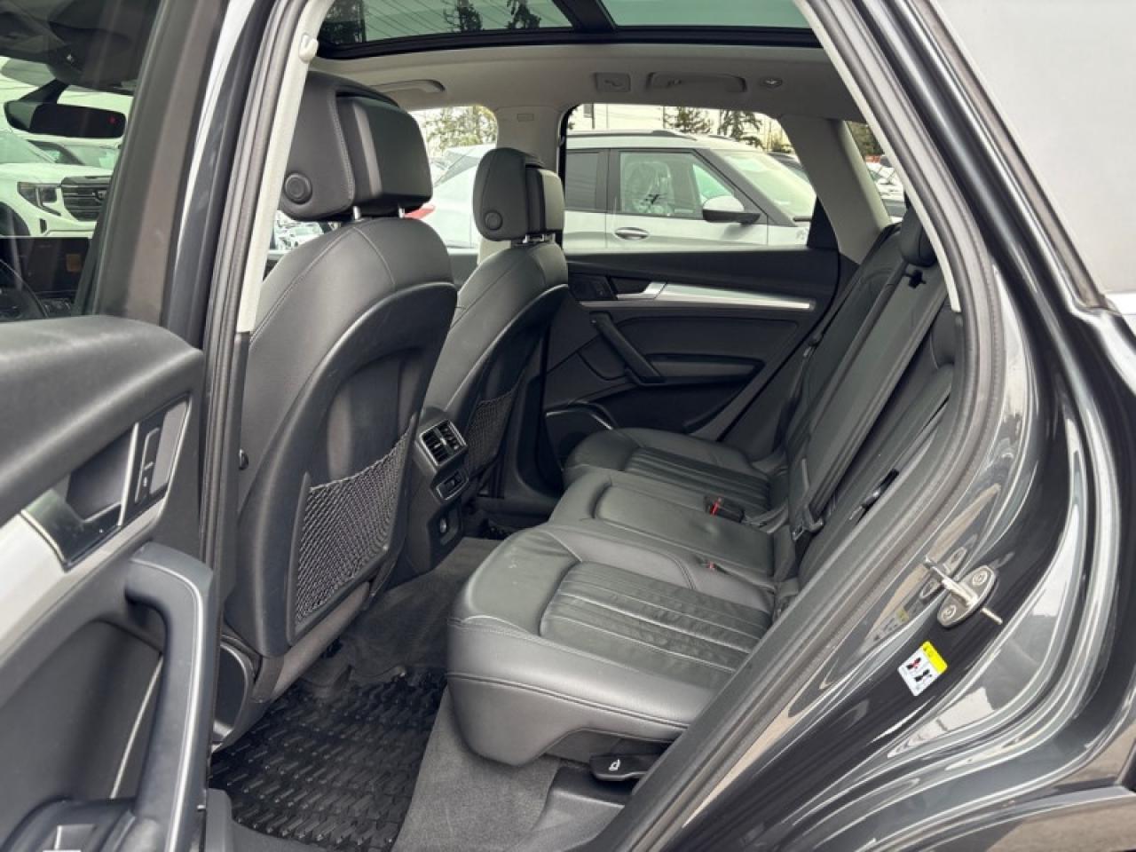 2019 Audi Q5 Progressiv 45 TFSI quattro  NAV|PANO ROOF| LOW KM Photo