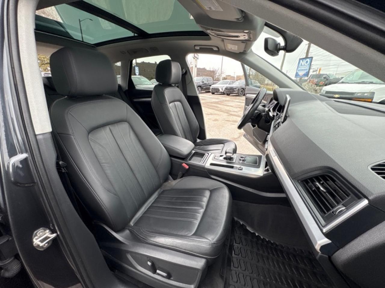 2019 Audi Q5 Progressiv 45 TFSI quattro  NAV|PANO ROOF| LOW KM Photo