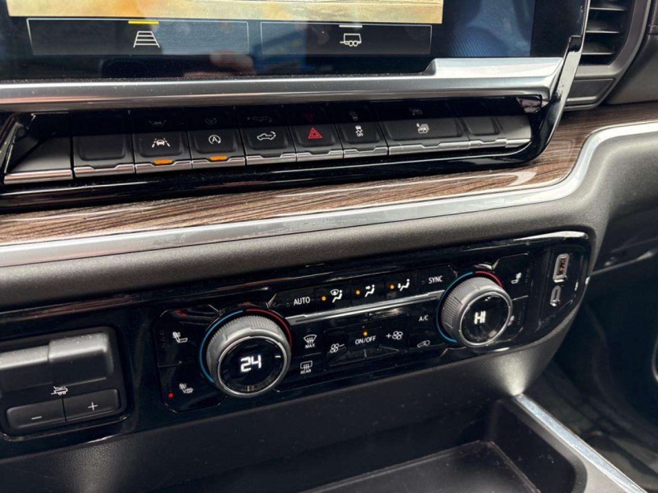 2024 Chevrolet Silverado 1500 LT  DIESEL|BUCKET SEATS|2O-INCH WHEELS Photo