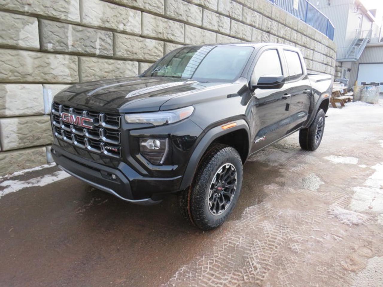 4WD Crew Cab AT4, 8-Speed Automatic, Turbocharged Gas I4 2.7L/