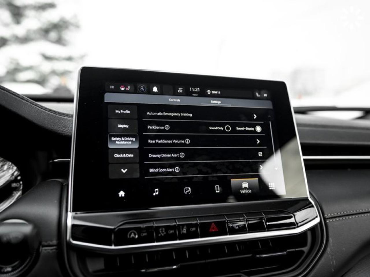 2024 Jeep Compass (RED) Edition 4x4 Blind Spot, Driver Alert, Parkview Backup Cam, Cross Path Detection, Trailer Sway Photo