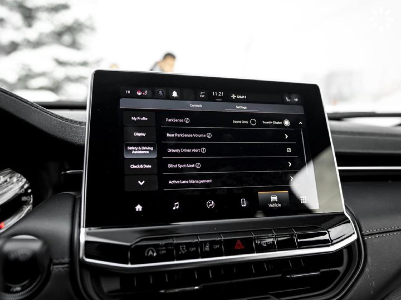 2024 Jeep Compass (RED) Edition 4x4 Blind Spot, Driver Alert, Parkview Backup Cam, Cross Path Detection, Trailer Sway Photo