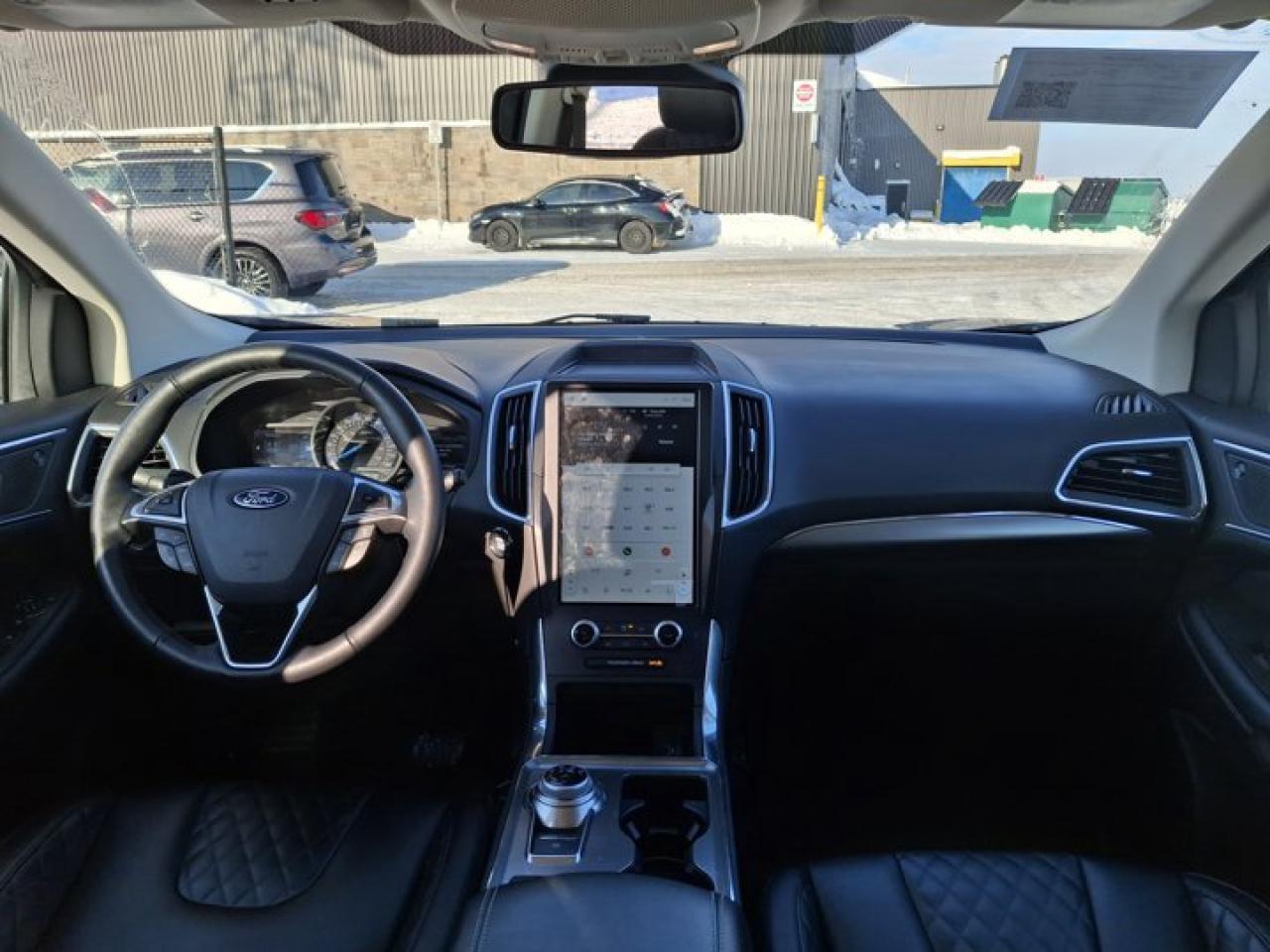 2024 Ford Edge Titanium AWD | Leather | Pano Roof | Heated Wheel + Seats | CarPlay + Android | Rear Cam & More ! Photo4