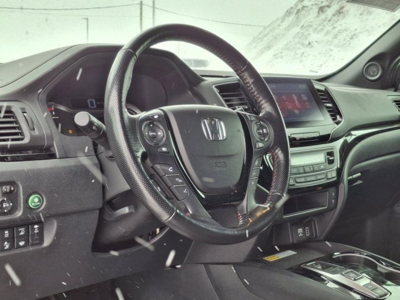 2023 Honda Ridgeline Black Edition AWD | Leather | Sunroof | Nav | Cooled + Heated Seats | Heated Wheel | and More ! Photo