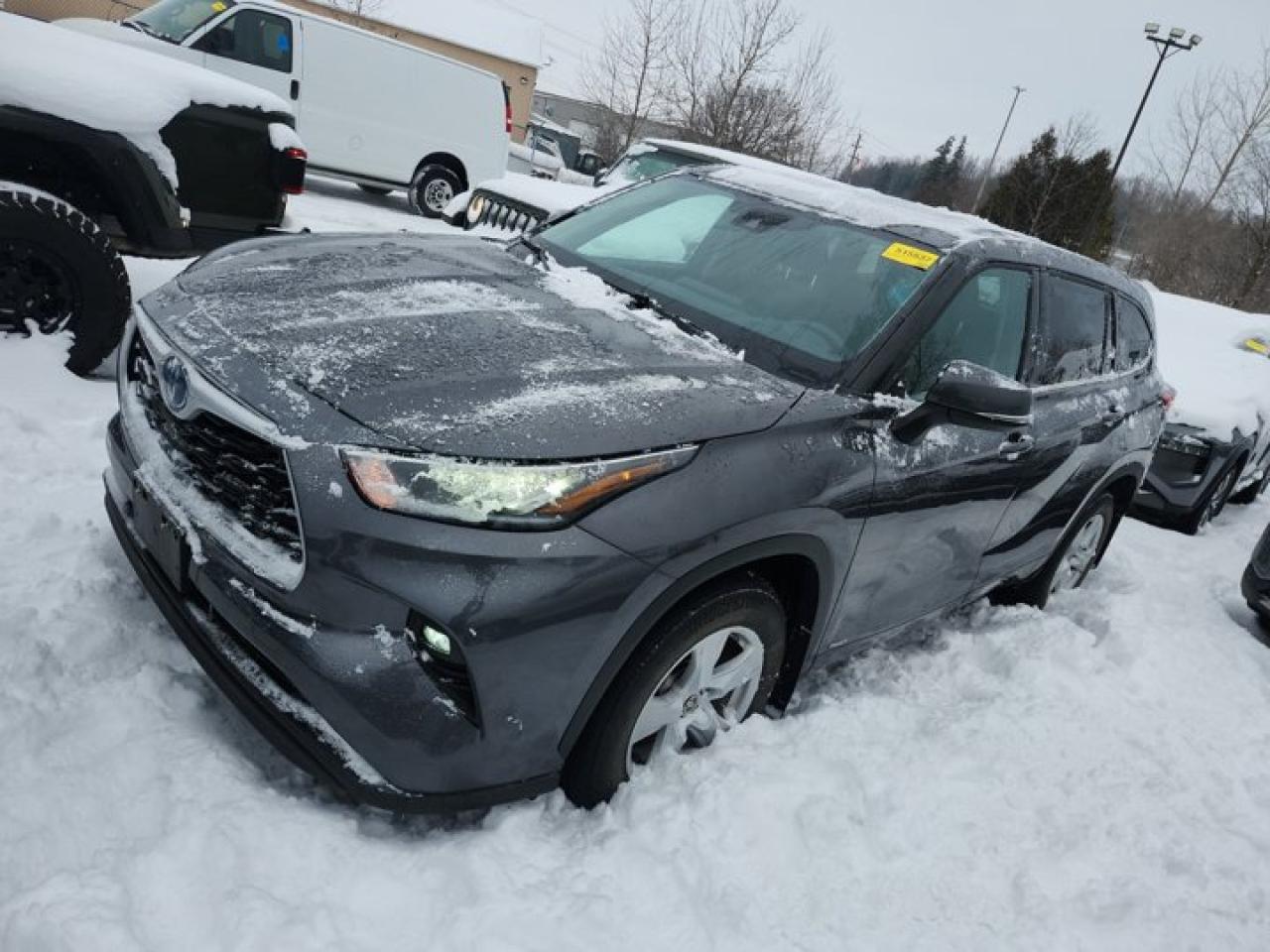 2022 Toyota Highlander Hybrid LE AWD | Carplay and Android Auto | Blindspot Monitor | Radar Cruise Control | and More ! Photo