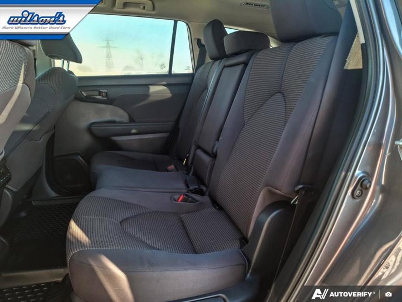 2022 Toyota Highlander Hybrid LE AWD | Carplay and Android Auto | Blindspot Monitor | Radar Cruise Control | and More ! Photo