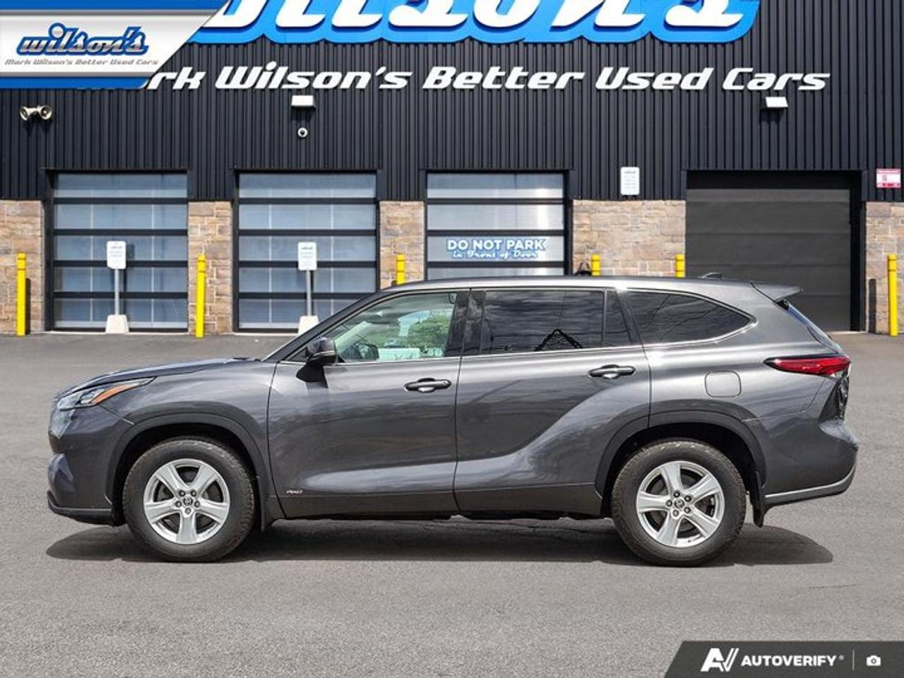 2022 Toyota Highlander Hybrid LE AWD | Carplay and Android Auto | Blindspot Monitor | Radar Cruise Control | and More ! Photo