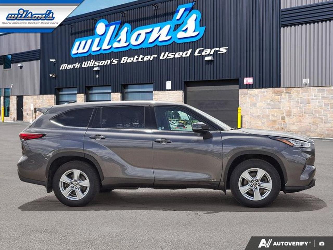 2022 Toyota Highlander Hybrid LE AWD | Carplay and Android Auto | Blindspot Monitor | Radar Cruise Control | and More ! Photo