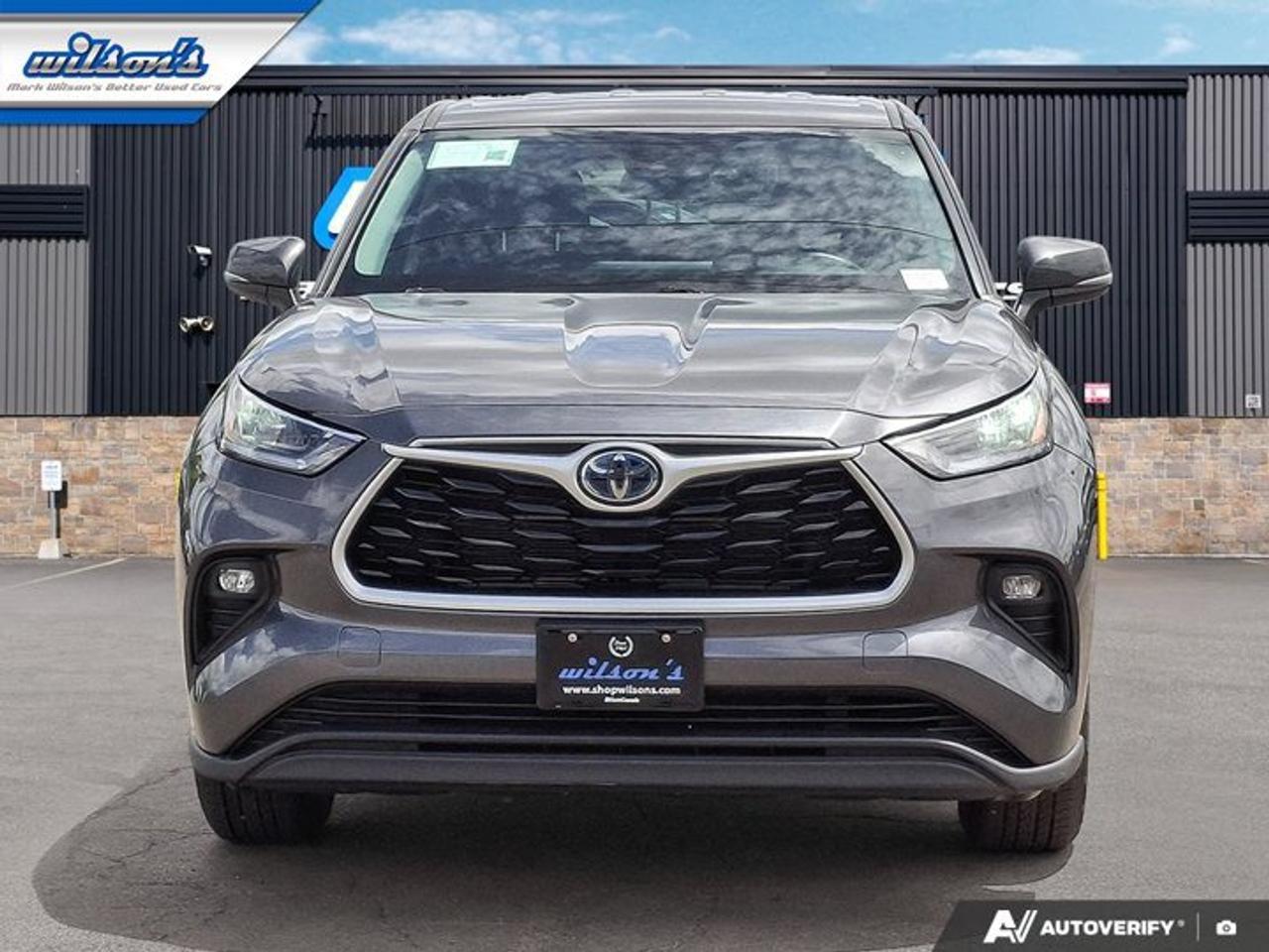 2022 Toyota Highlander Hybrid LE AWD | Carplay and Android Auto | Blindspot Monitor | Radar Cruise Control | and More ! Photo
