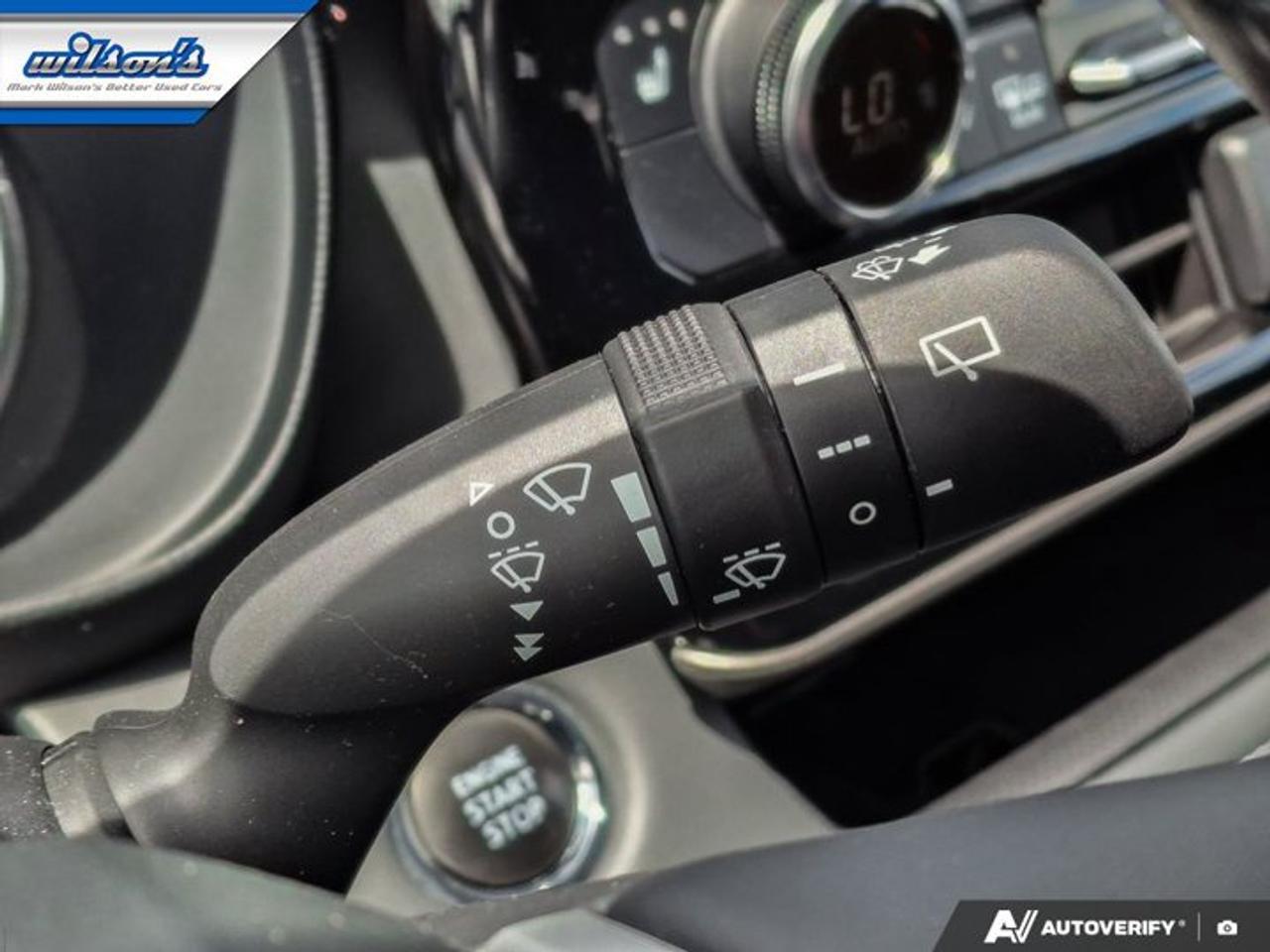 2022 Toyota Highlander Hybrid LE AWD | Carplay and Android Auto | Blindspot Monitor | Radar Cruise Control | and More ! Photo