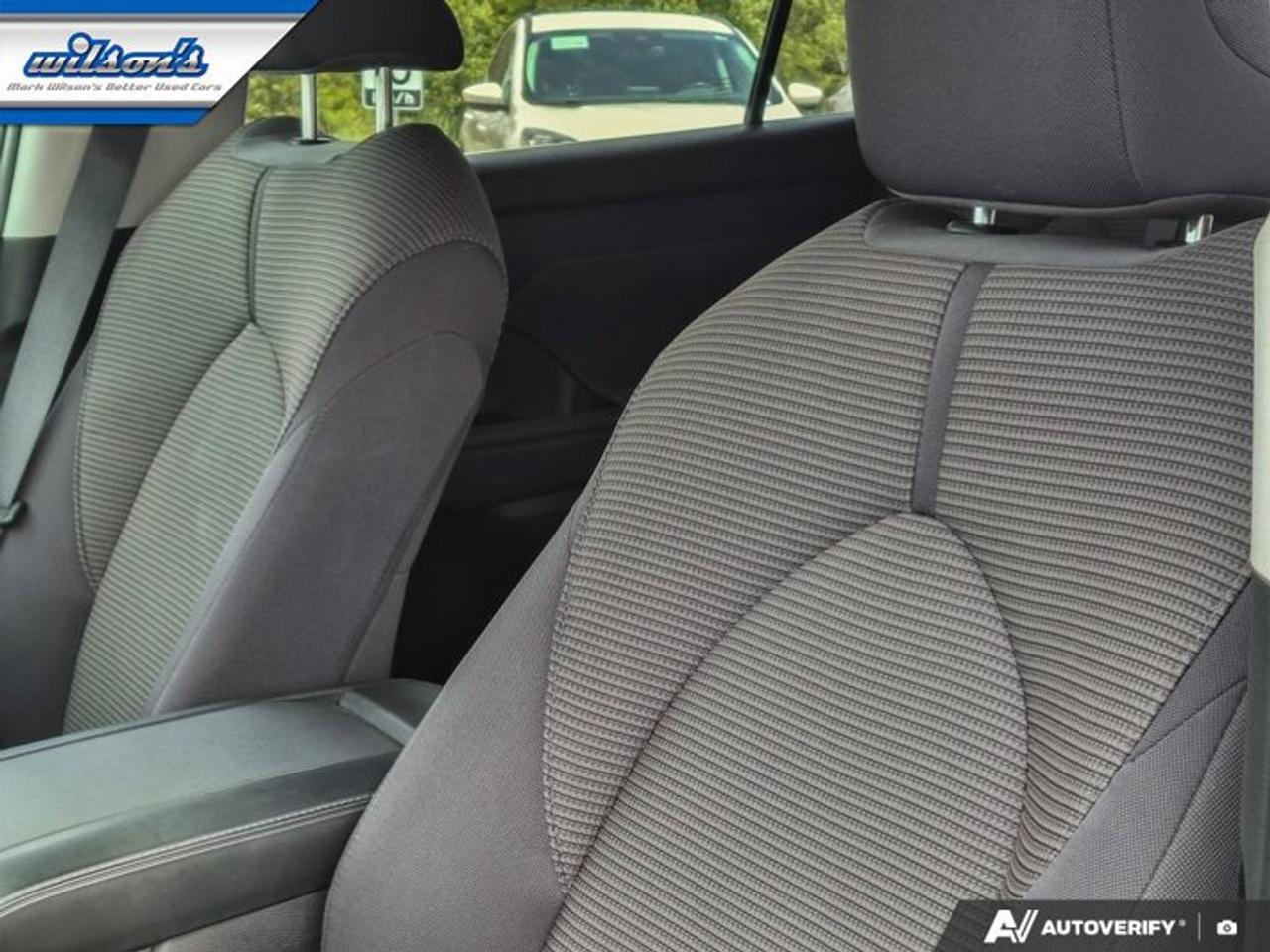2022 Toyota Highlander Hybrid LE AWD | Carplay and Android Auto | Blindspot Monitor | Radar Cruise Control | and More ! Photo
