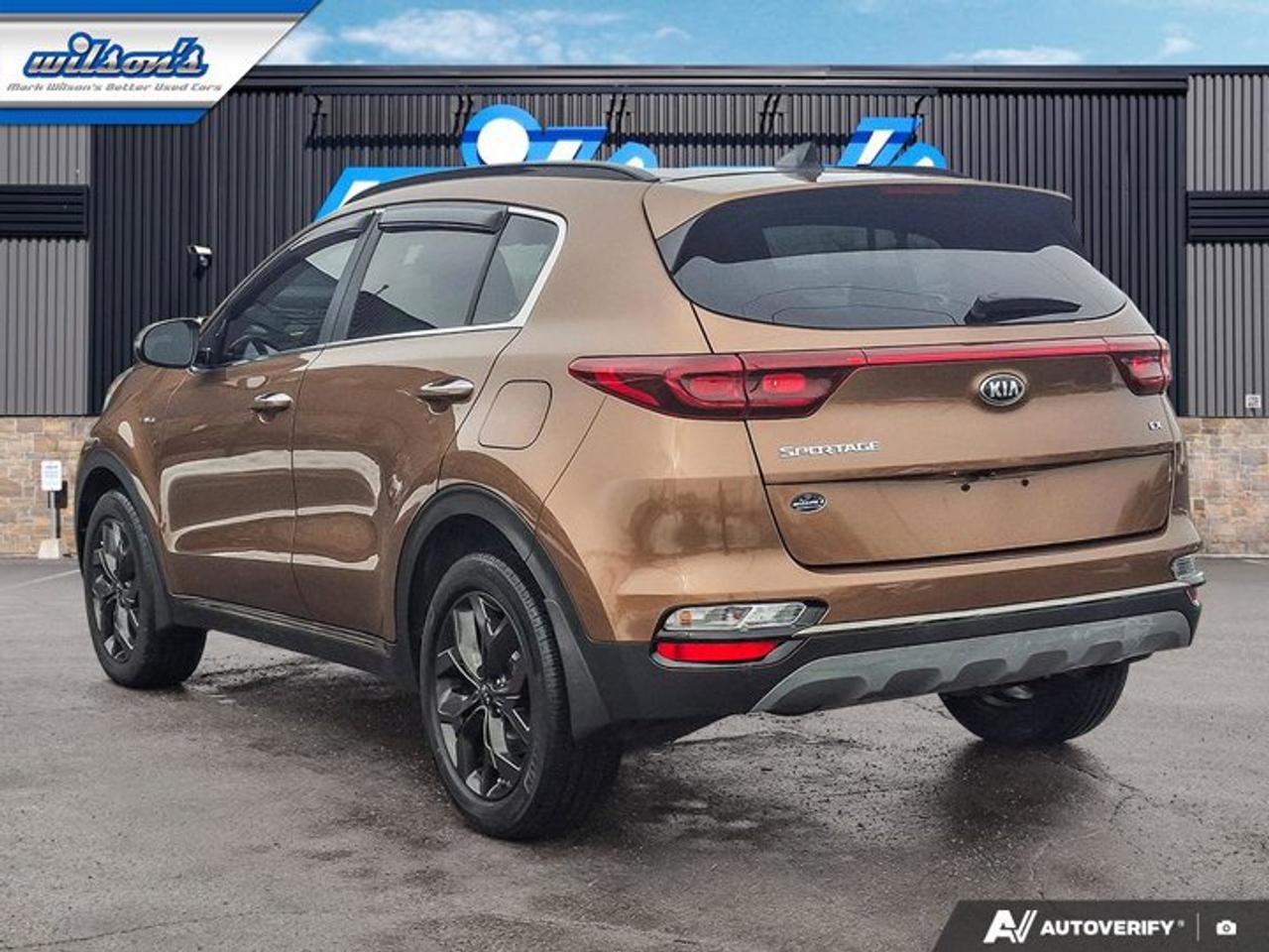2020 Kia Sportage EX AWD | Carplay and Android Auto | Heated Seats + Steering | Panoramic Sunroof | and More ! Photo2