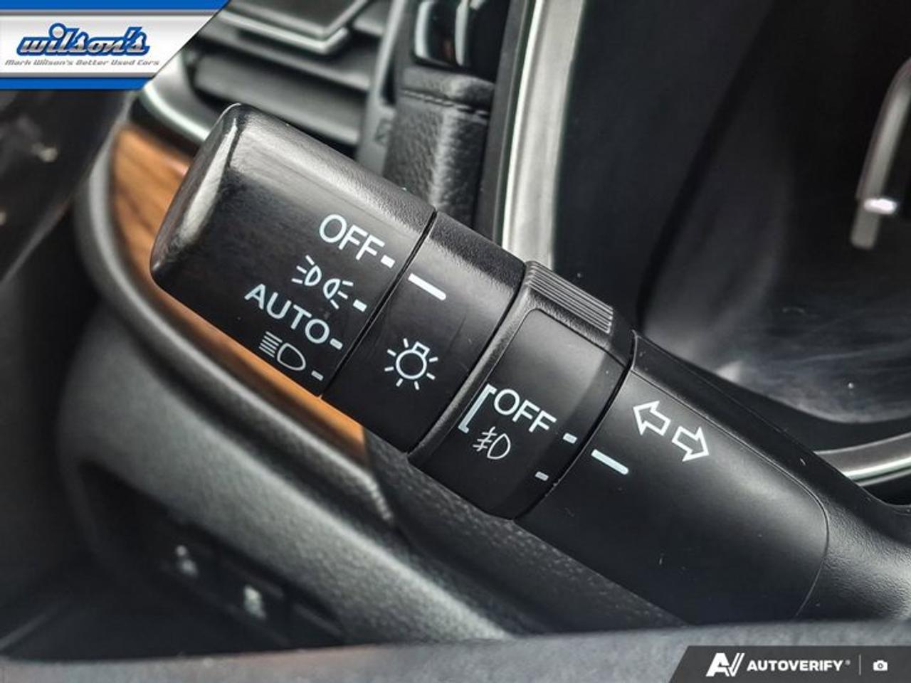 2019 Honda CR-V Touring AWD | Leather | Sunroof | Nav | Heated Seats | Remote Start | CarPlay + Android | and More ! Photo