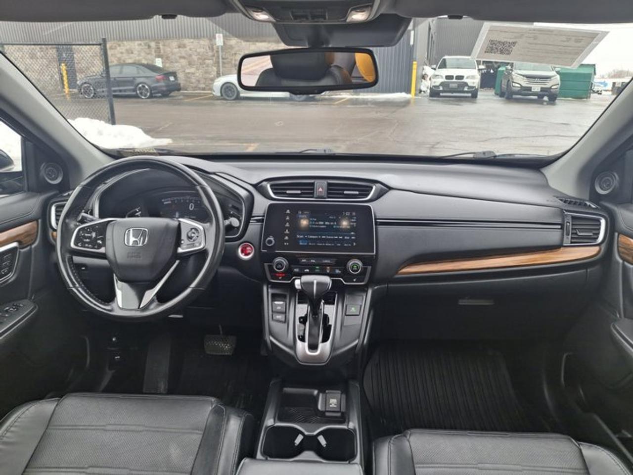 2019 Honda CR-V Touring AWD | Leather | Sunroof | Nav | Heated Seats | Remote Start | CarPlay + Android | and More ! Photo