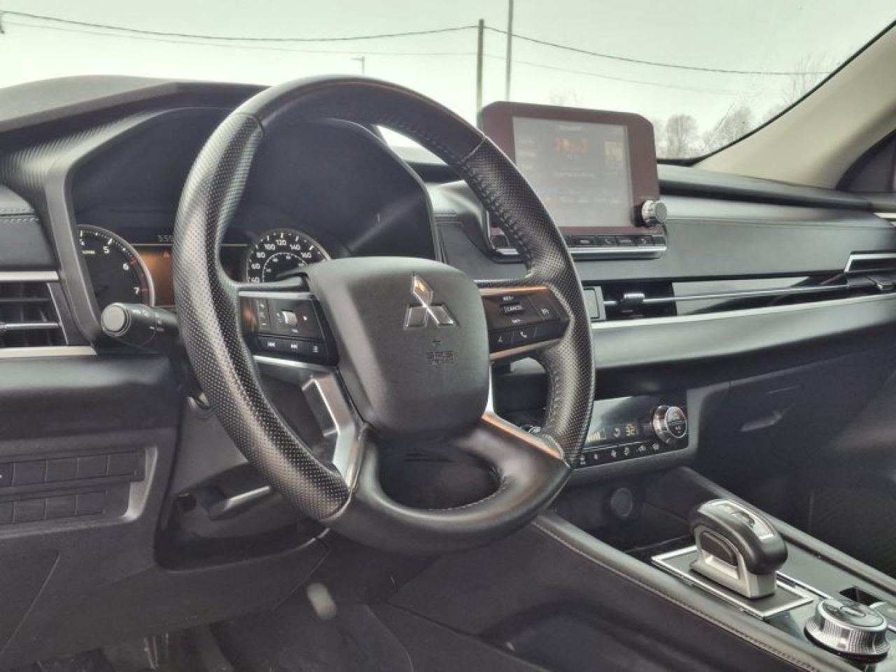 2024 Mitsubishi Outlander ES AWC | 7 Passenger | Heated Seats | CarPlay + Android | BSM | Rear Cross Traffic Alert | and More! Photo1