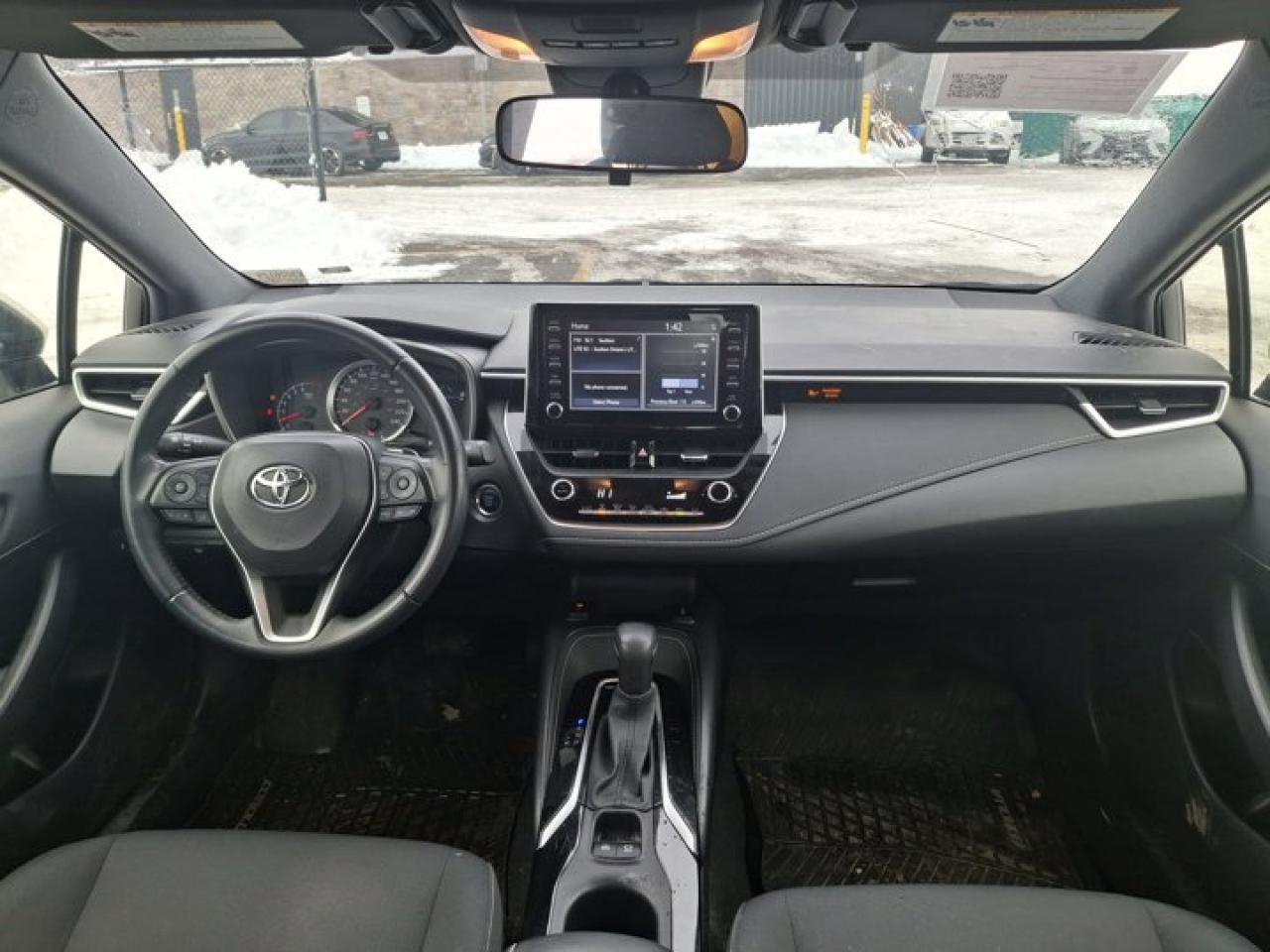 2019 Toyota Corolla Hatchback SE | Auto | Heated Seats | Bluetooth | Rear Camera | Alloy Wheels | and More ! Photo