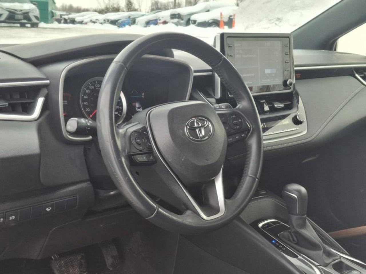 2019 Toyota Corolla Hatchback SE | Auto | Heated Seats | Bluetooth | Rear Camera | Alloy Wheels | and More ! Photo