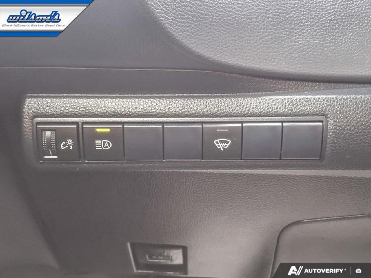 2019 Toyota Corolla Hatchback SE | Auto | Heated Seats | Bluetooth | Rear Camera | Alloy Wheels | and More ! Photo