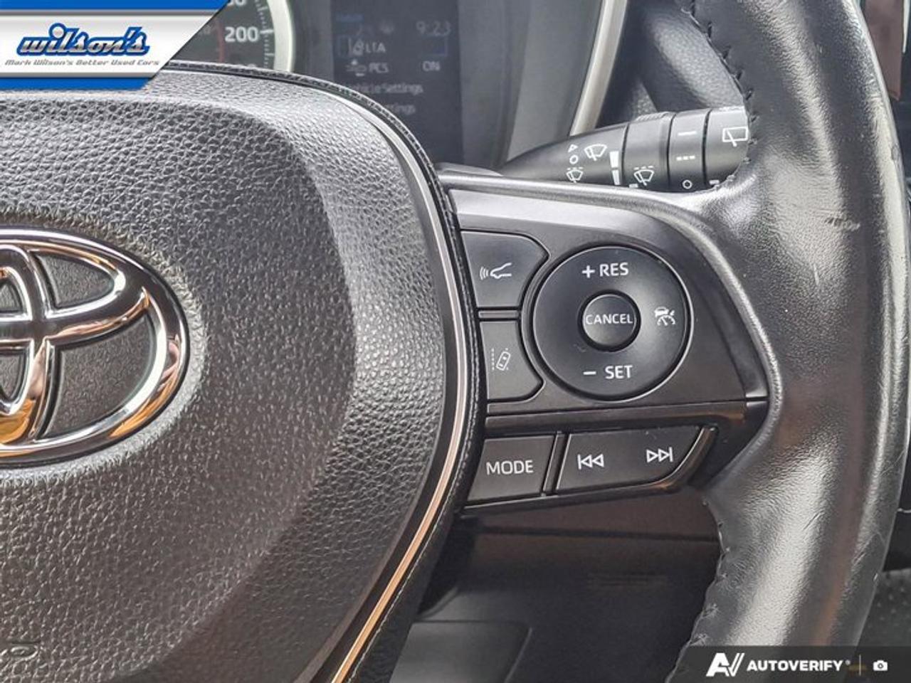 2019 Toyota Corolla Hatchback SE | Auto | Heated Seats | Bluetooth | Rear Camera | Alloy Wheels | and More ! Photo