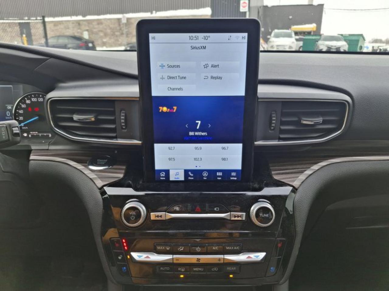 2022 Ford Explorer Limited 4WD | Leather | Sunroof | Tech Pkg | Adaptive Cruise | Heated Wheel + Seats | and More ! Photo3