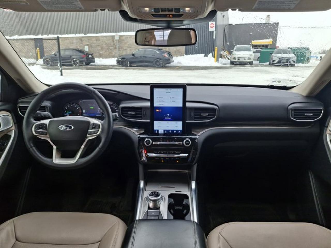 2022 Ford Explorer Limited 4WD | Leather | Sunroof | Tech Pkg | Adaptive Cruise | Heated Wheel + Seats | and More ! Photo4