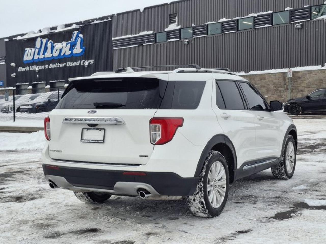 2022 Ford Explorer Limited 4WD | Leather | Sunroof | Tech Pkg | Adaptive Cruise | Heated Wheel + Seats | and More ! Photo