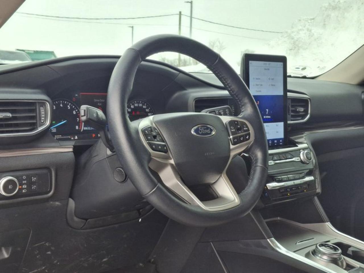 2022 Ford Explorer Limited 4WD | Leather | Sunroof | Tech Pkg | Adaptive Cruise | Heated Wheel + Seats | and More ! Photo