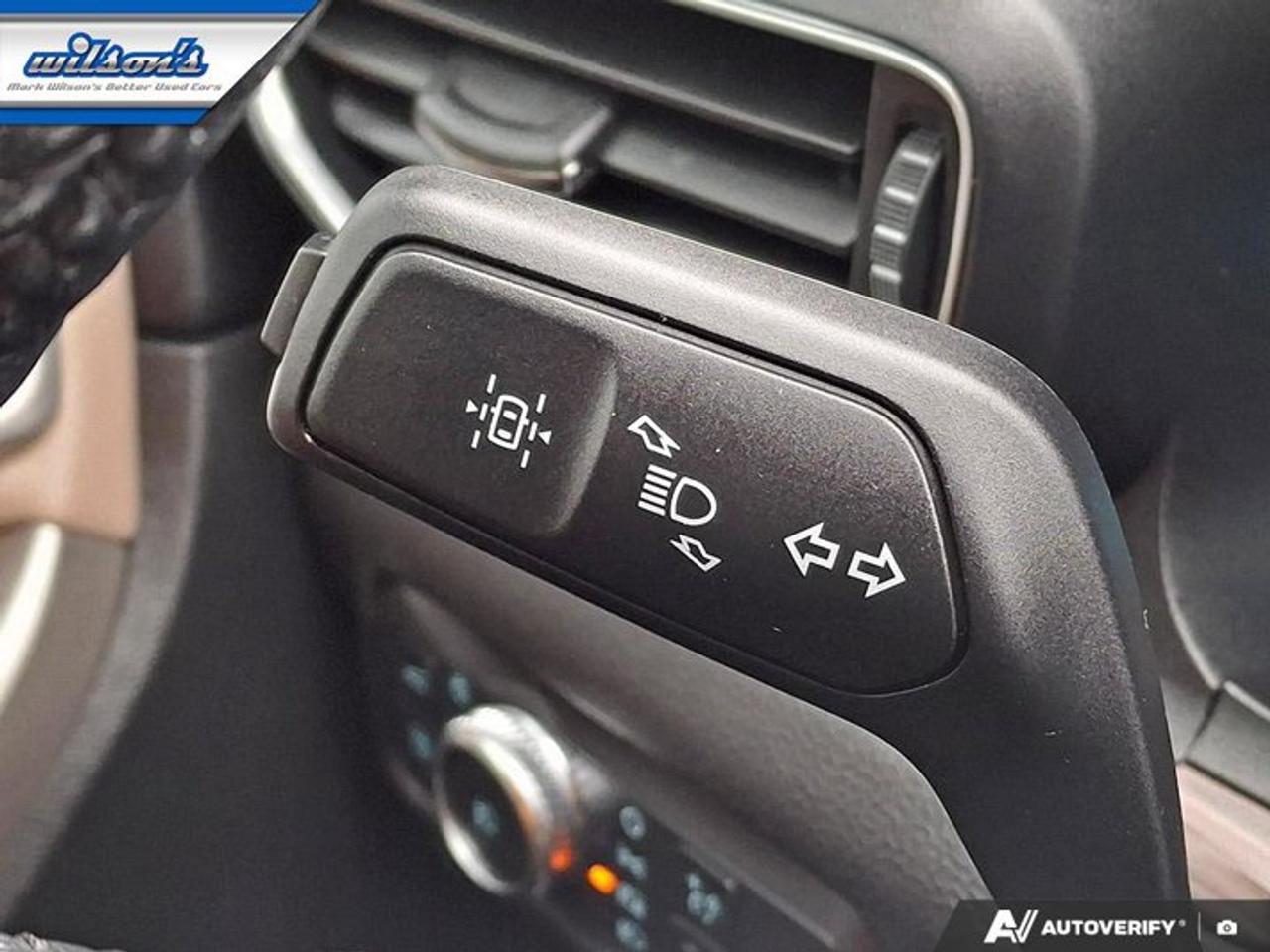 2022 Ford Explorer Limited 4WD | Leather | Sunroof | Tech Pkg | Adaptive Cruise | Heated Wheel + Seats | and More ! Photo