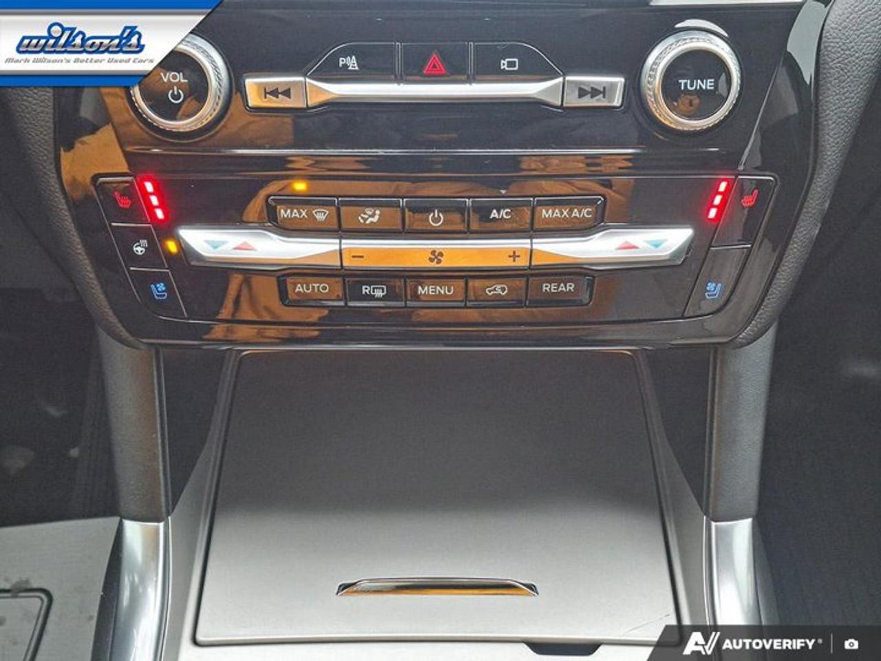 2022 Ford Explorer Limited 4WD | Leather | Sunroof | Tech Pkg | Adaptive Cruise | Heated Wheel + Seats | and More ! Photo