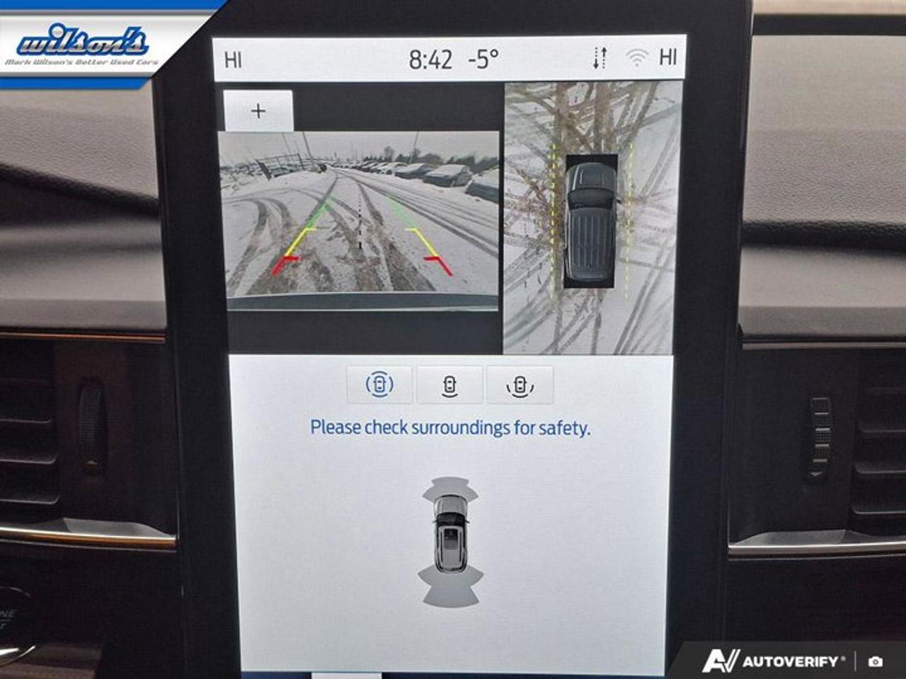 2022 Ford Explorer Limited 4WD | Leather | Sunroof | Tech Pkg | Adaptive Cruise | Heated Wheel + Seats | and More ! Photo