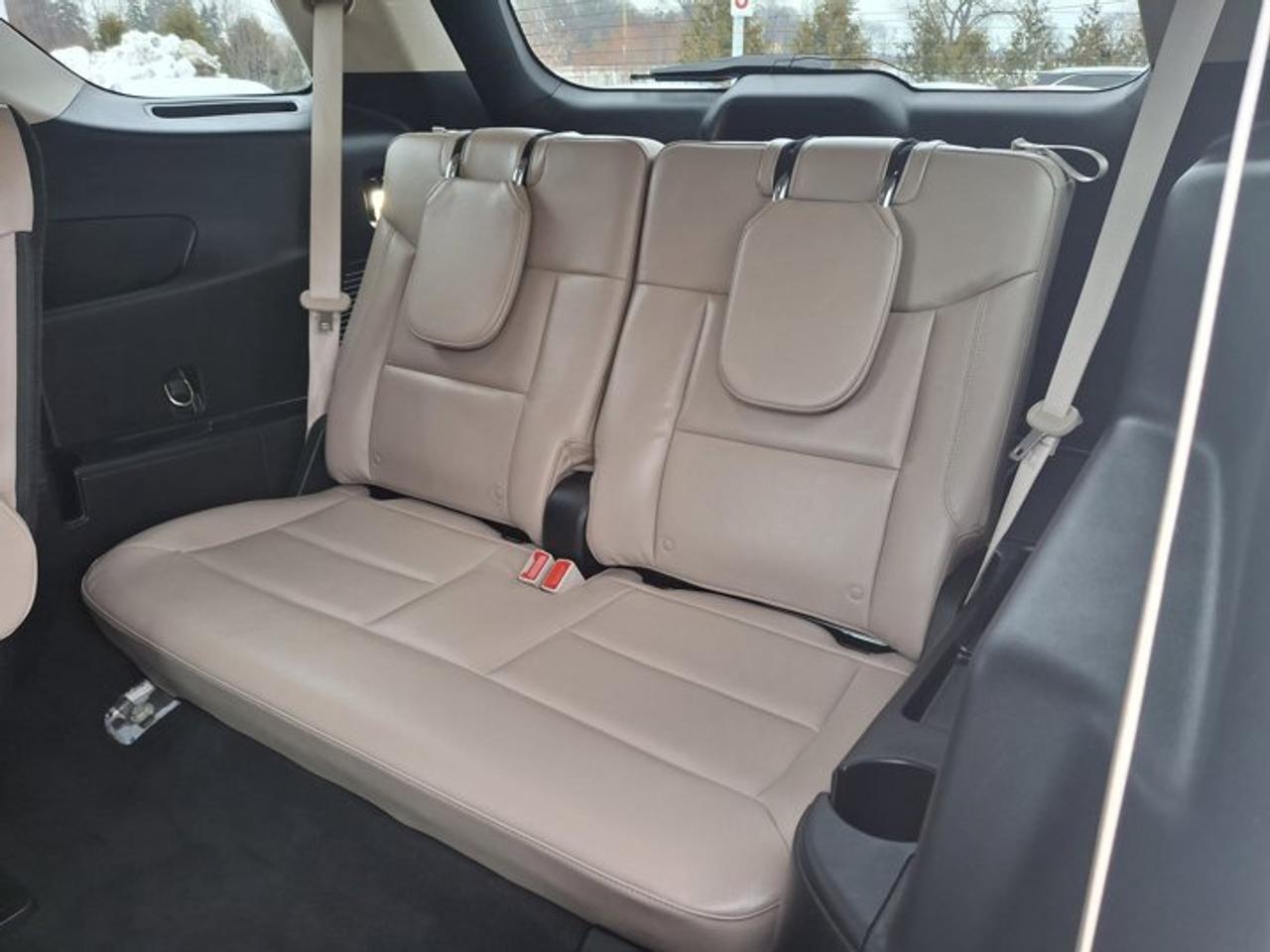 2022 Ford Explorer Limited 4WD | Leather | Sunroof | Tech Pkg | Adaptive Cruise | Heated Wheel + Seats | and More ! Photo