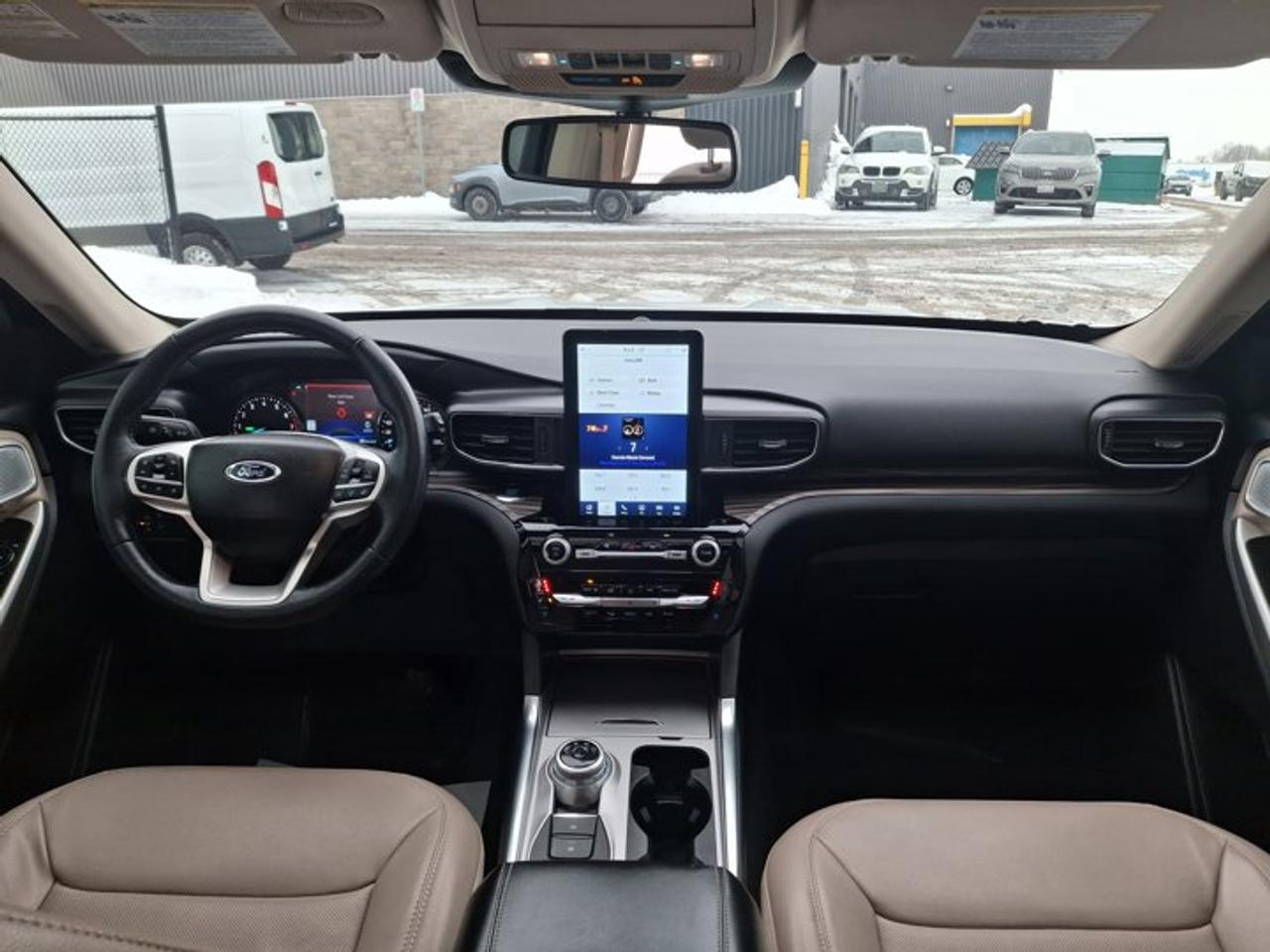 2022 Ford Explorer Limited 4WD | Leather | Sunroof | Tech Pkg | Adaptive Cruise | Heated Wheel + Seats | and More ! Photo