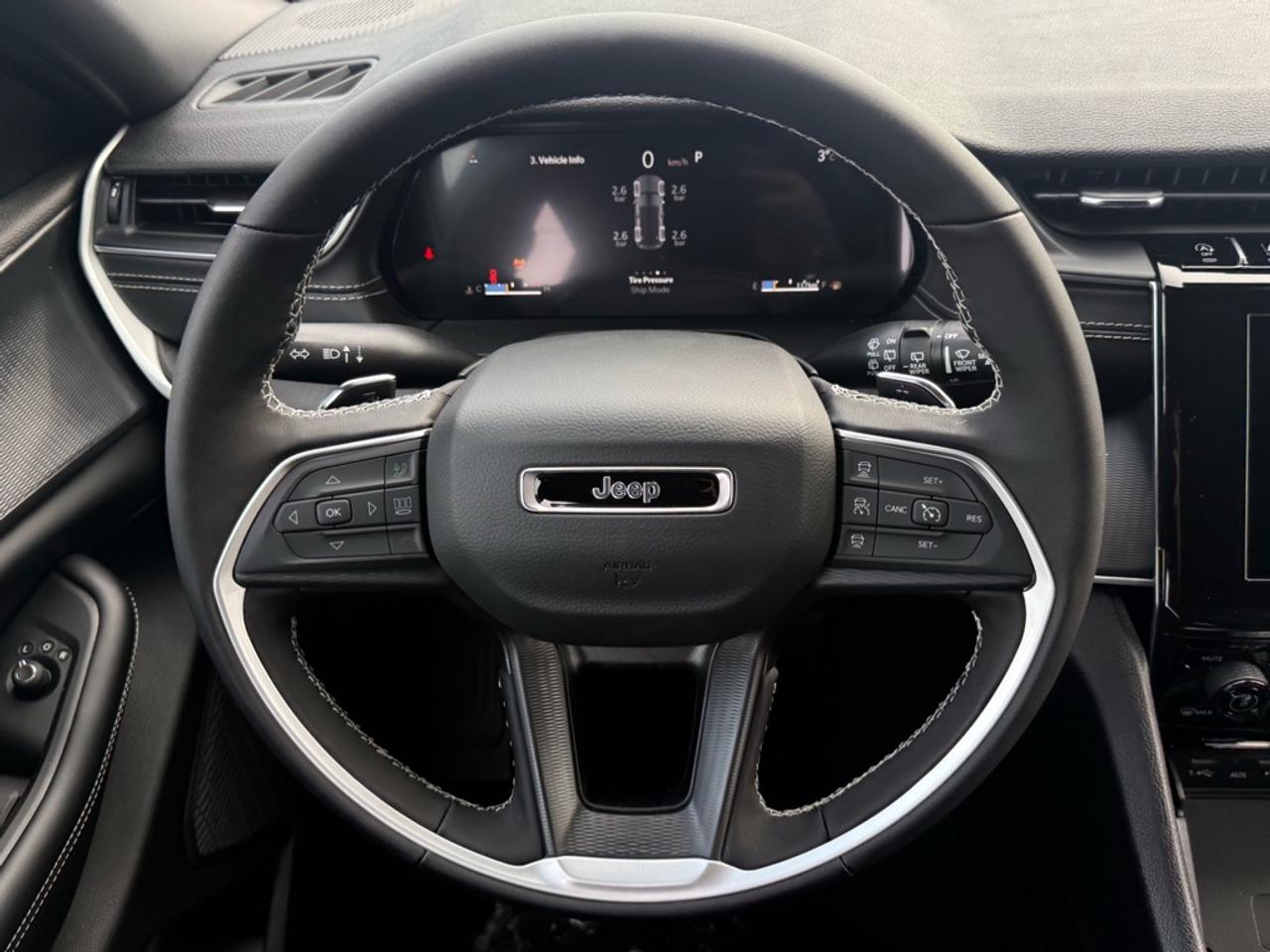 2026 Jeep Grand Cherokee Laredo X  - $197.03 /Wk Photo2