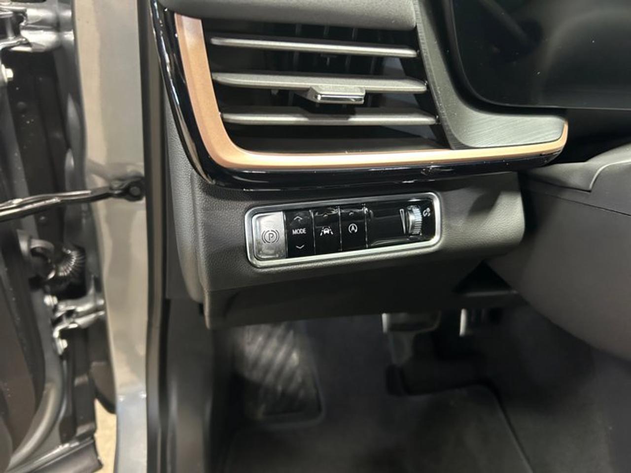 13465329
