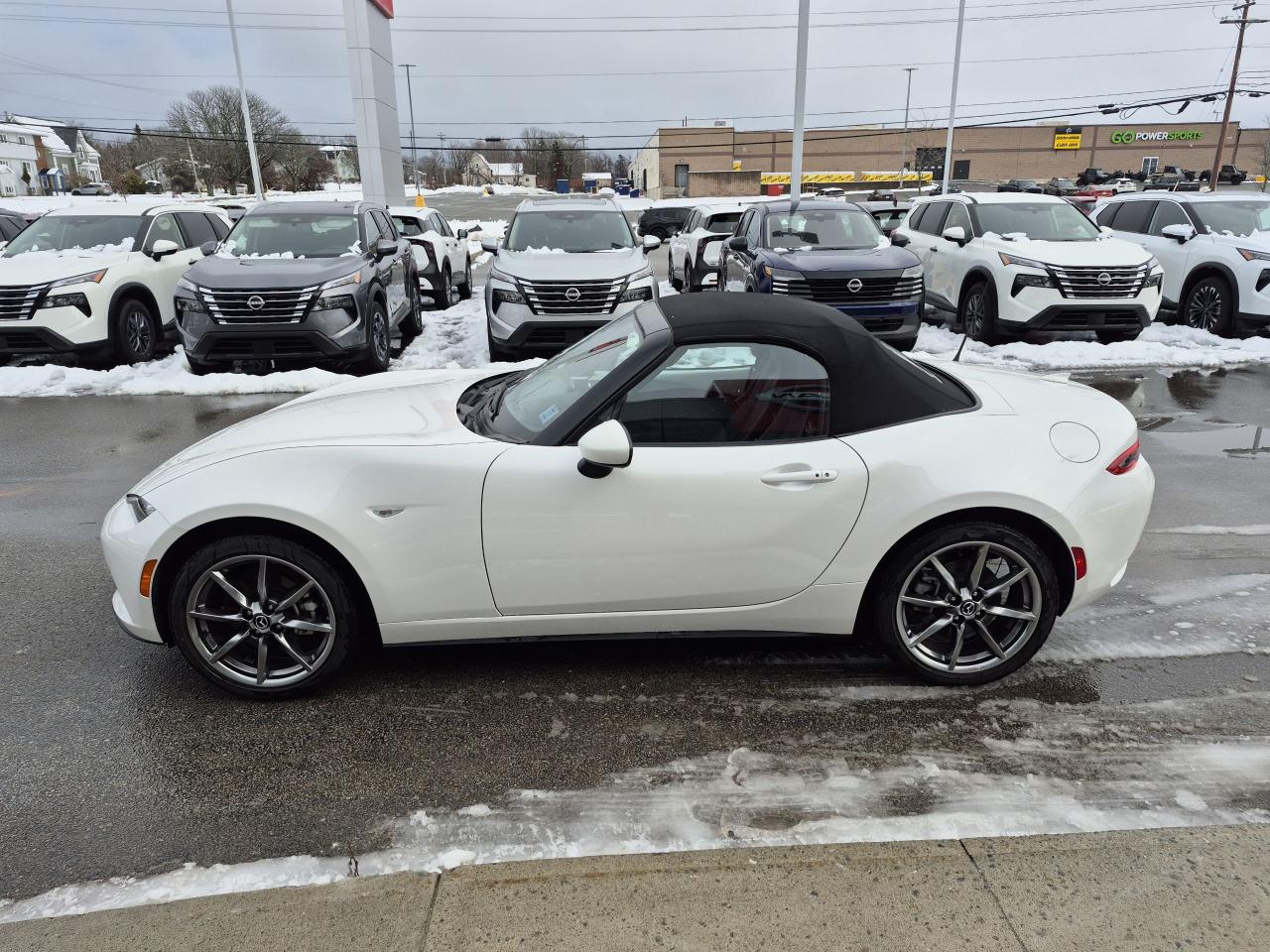2023 Mazda Miata MX-5 GRAND TOURING CONVERTIBLE 2.0L RWD Photo3