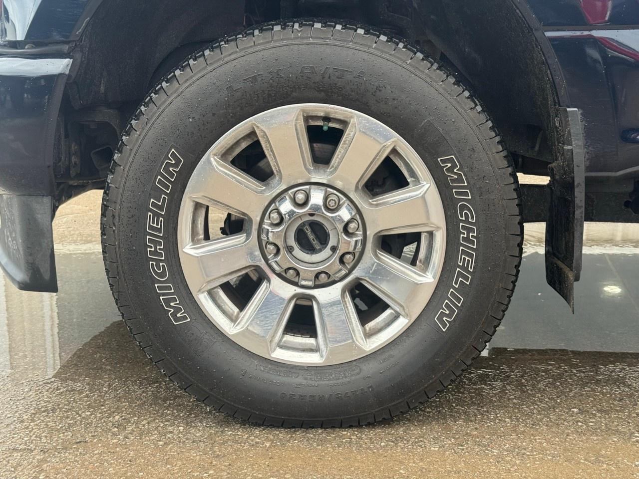 2022 Ford F-350 Super Duty SRW PLATINUM 4WD CREW CAB 6.75' BOX Photo