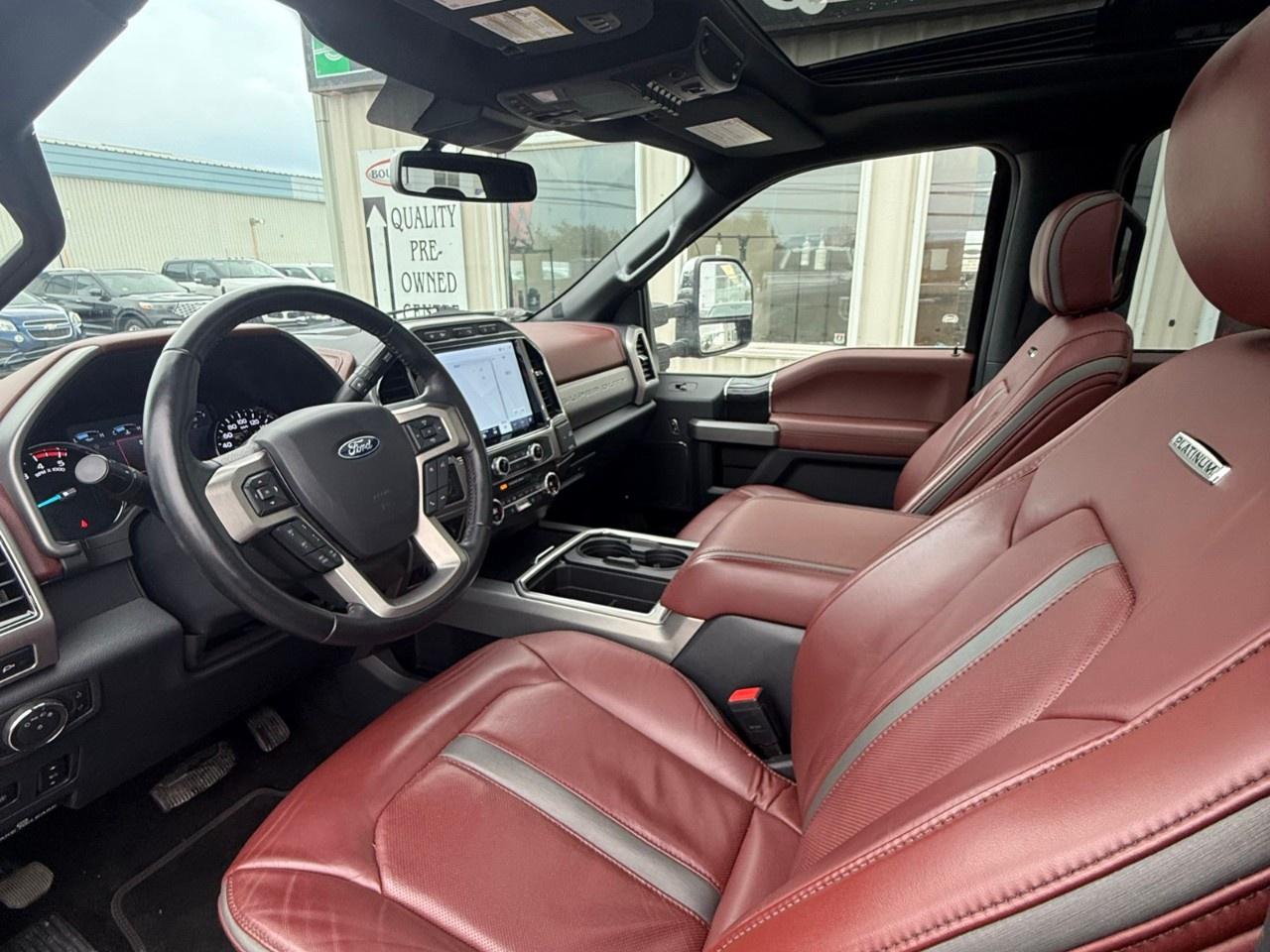 2022 Ford F-350 Super Duty SRW PLATINUM 4WD CREW CAB 6.75' BOX Photo