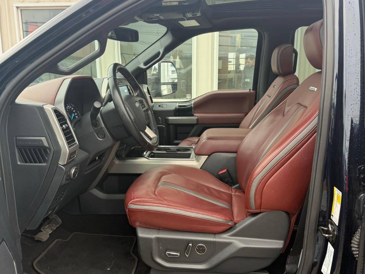 2022 Ford F-350 Super Duty SRW PLATINUM 4WD CREW CAB 6.75' BOX Photo