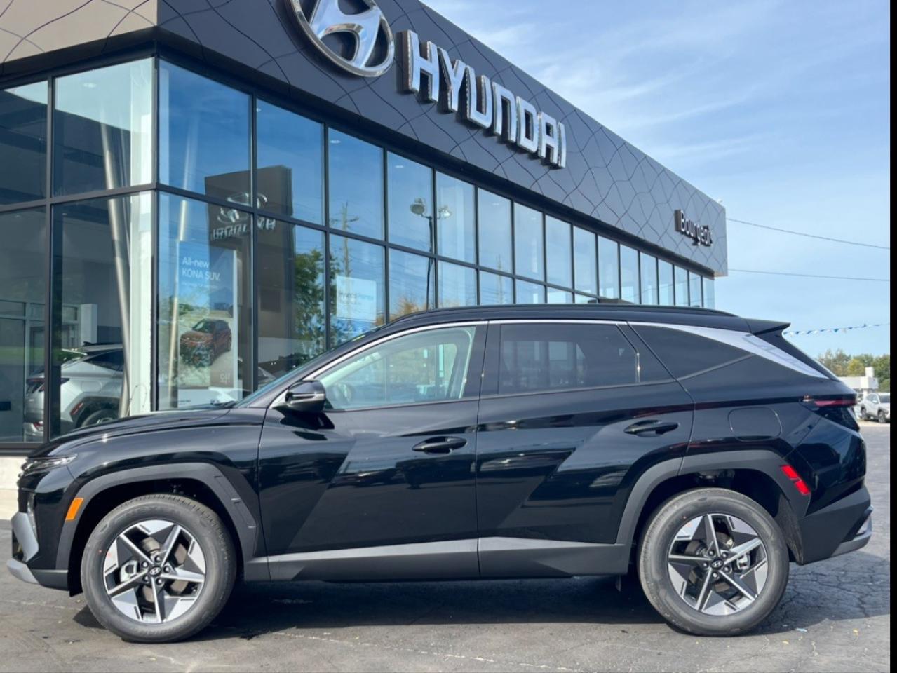 2026 Hyundai Tucson Preferred AWD w/Trend Pkg [TUCWDK2EPMTM] Photo2