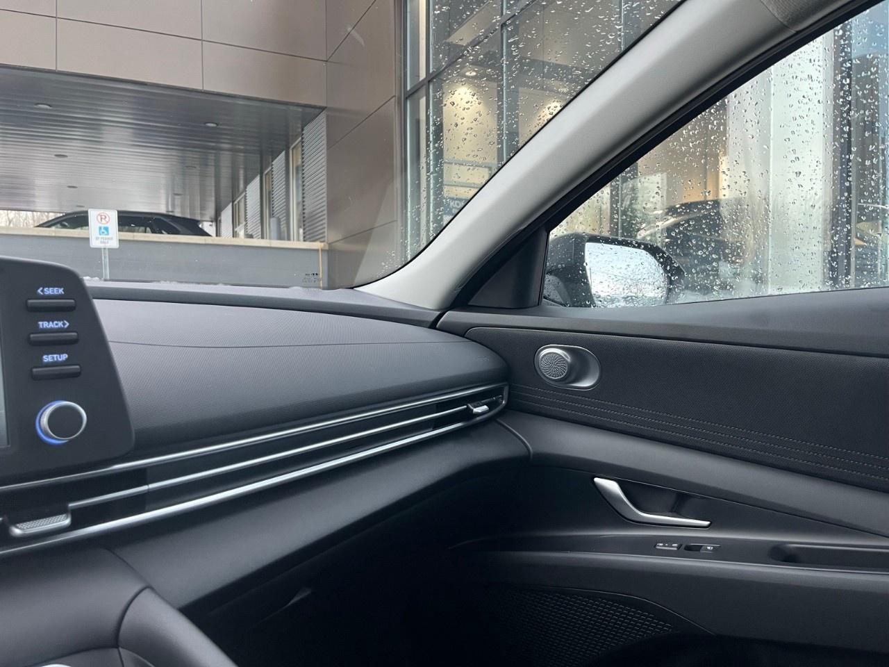 2026 Hyundai Elantra Essential IVT Photo