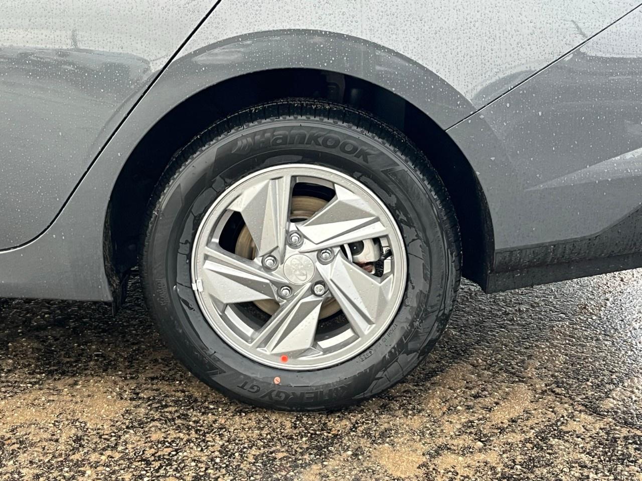 2026 Hyundai Elantra Essential IVT Photo2