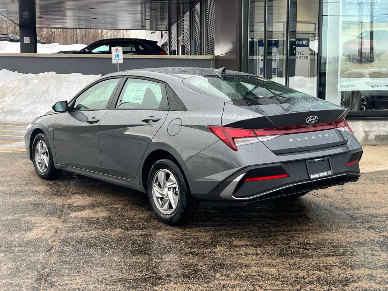 2026 Hyundai Elantra Essential IVT Photo